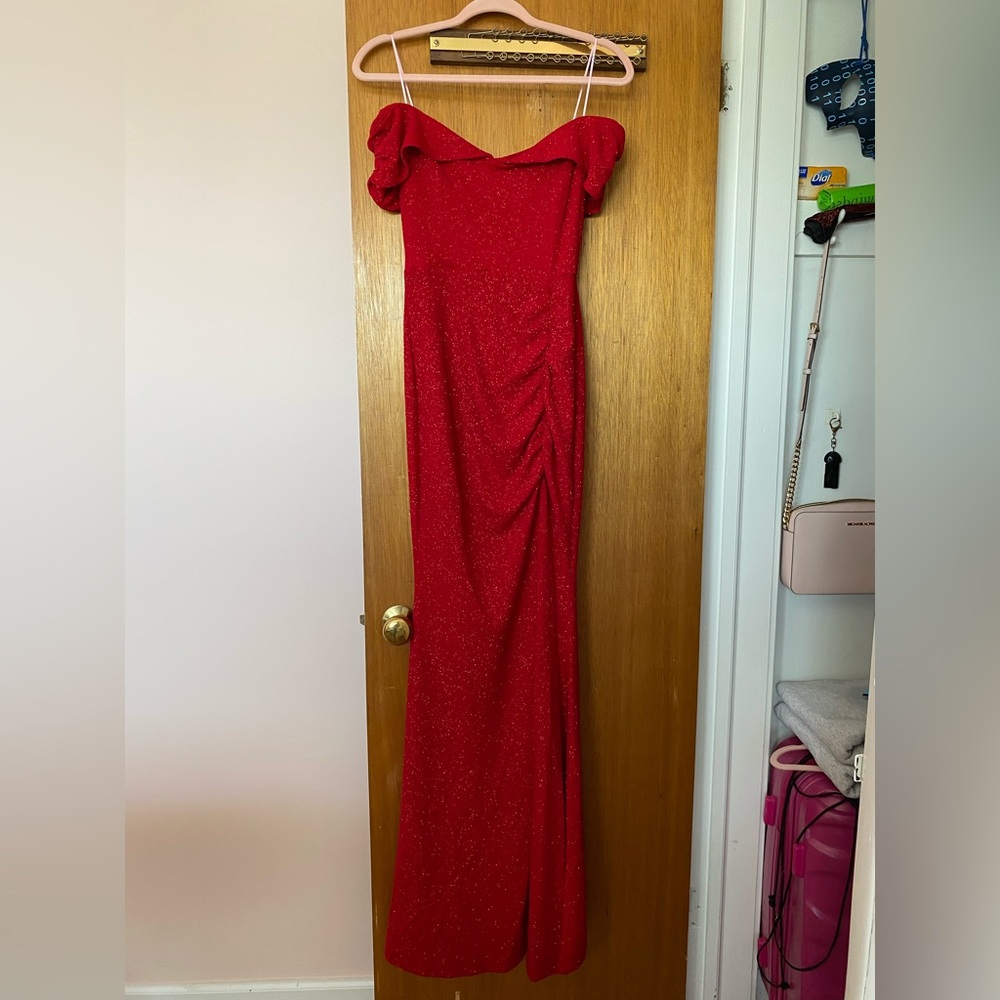 Elegant Glitter Red Gown